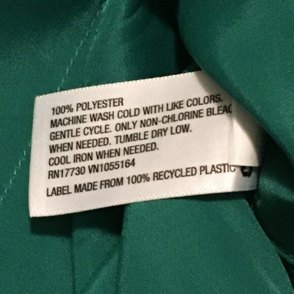 Satiny Kelly Green Box Pleat and Pintuck Tank Top - Picture 9 of 13